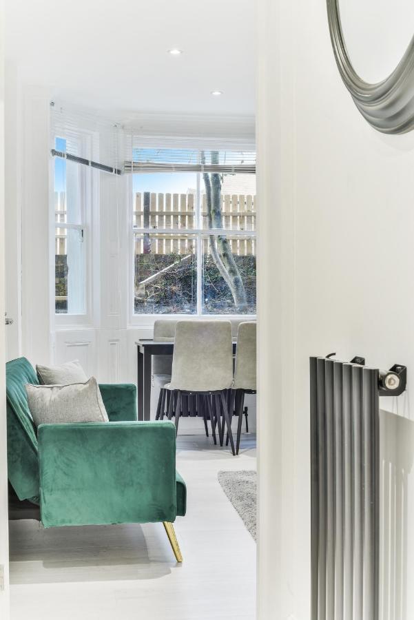 Amazing 2 Bed Apartment Clapham North Лондон Экстерьер фото